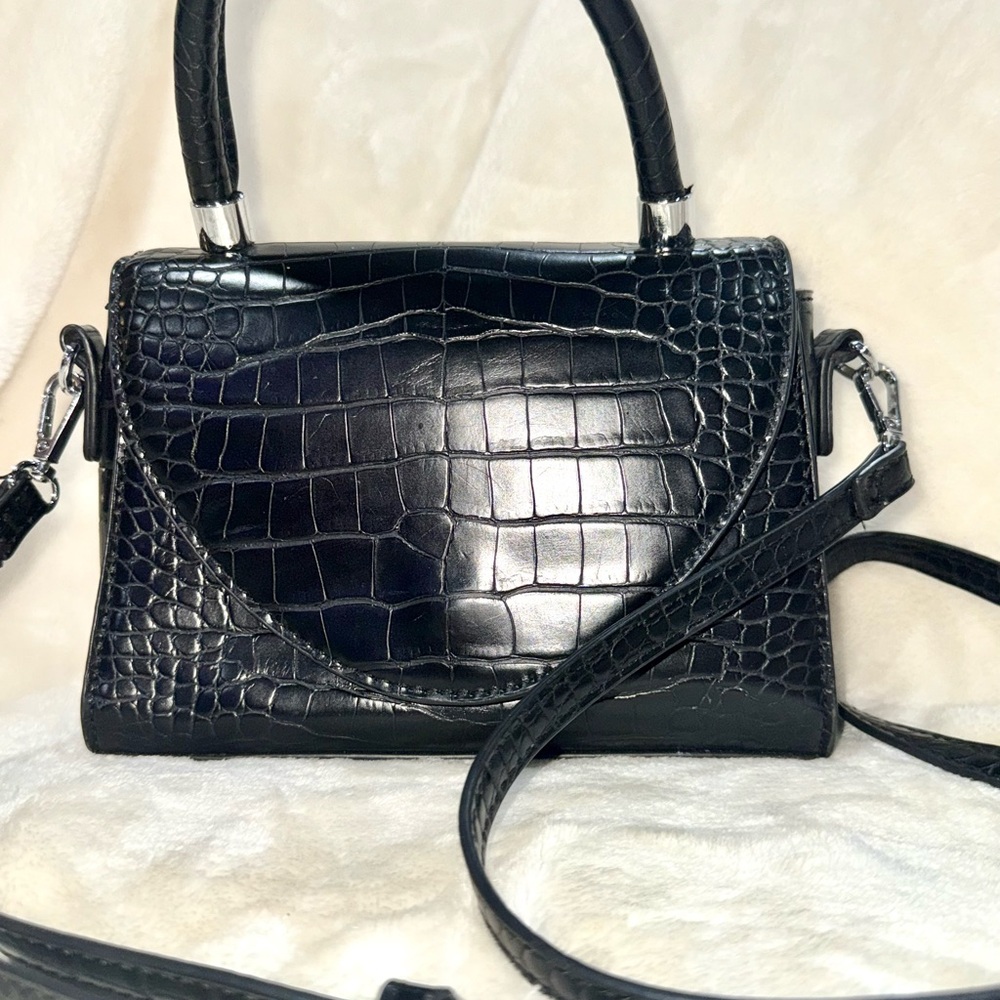 Elegant Antik Kraft Black Crocodile-Embossed Handbag, crossbody or handle
